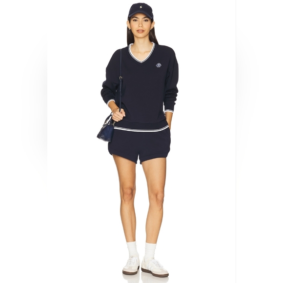 Varley Sweaters - Varley Iona V-neck Sweatshirt in Navy.